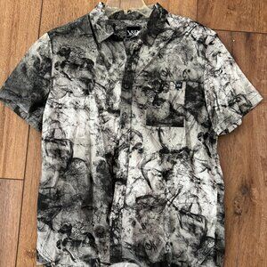 YOUNG & RECKLESS  100% COTTON SS MEN’S SHIRT SIZE L NWOT “Chase Dreams”